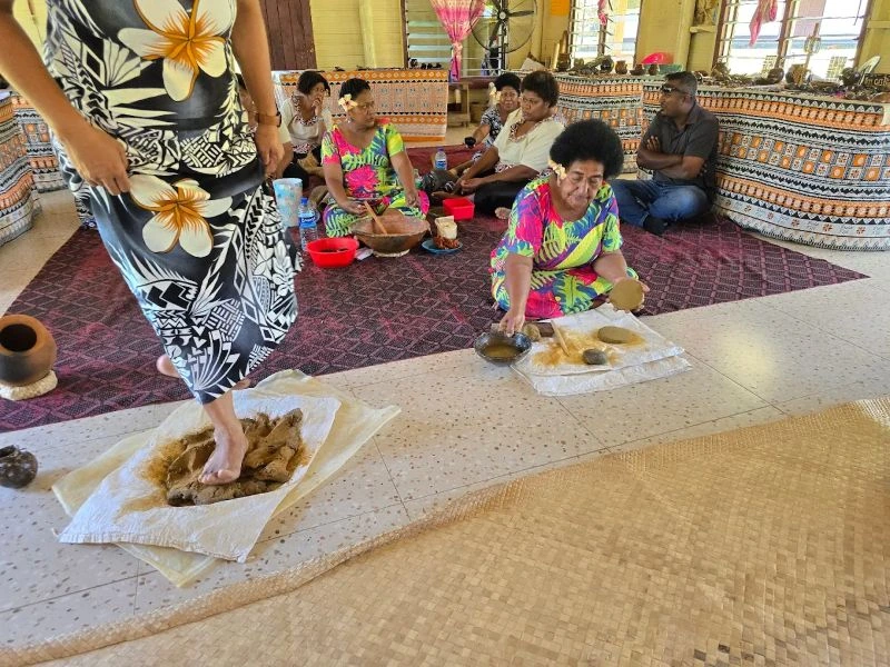 fijian pottery crafting village